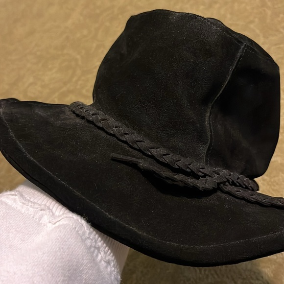 Free People black suede hat. - Picture 3 of 4
